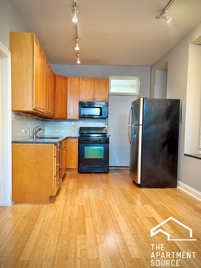Building Photo - 1844 W 18th St