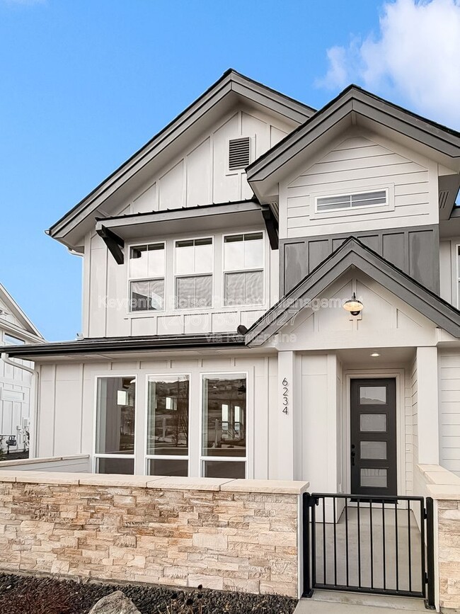 Building Photo - 6234 N Holly Spgs Ln