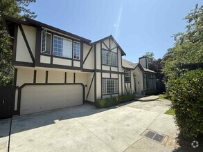 Building Photo - 2479 Alameda de las Pulgas