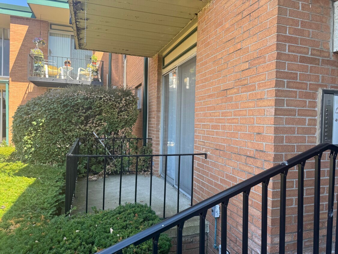 Foto principal - 1870 Axtell Dr