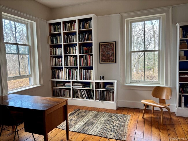 Building Photo - 225 Barrytown Rd