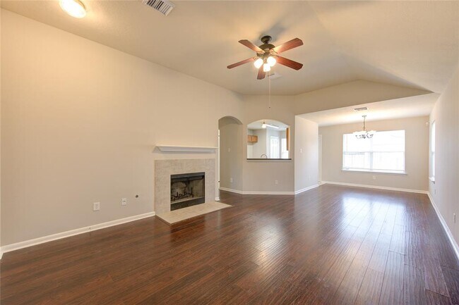 Foto del edificio - 15826 Sarasam Creek Ct