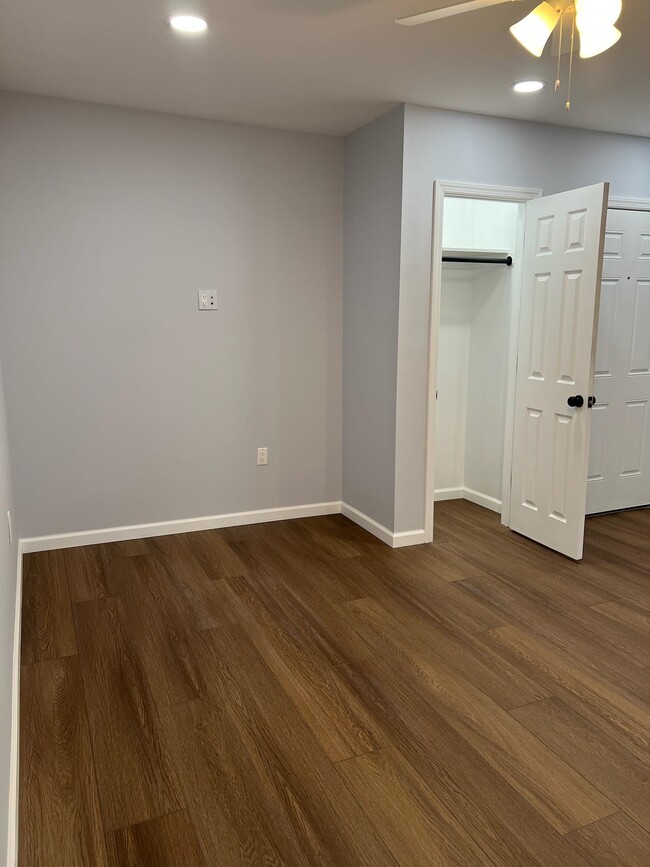 Building Photo - 384 Palisade Ave