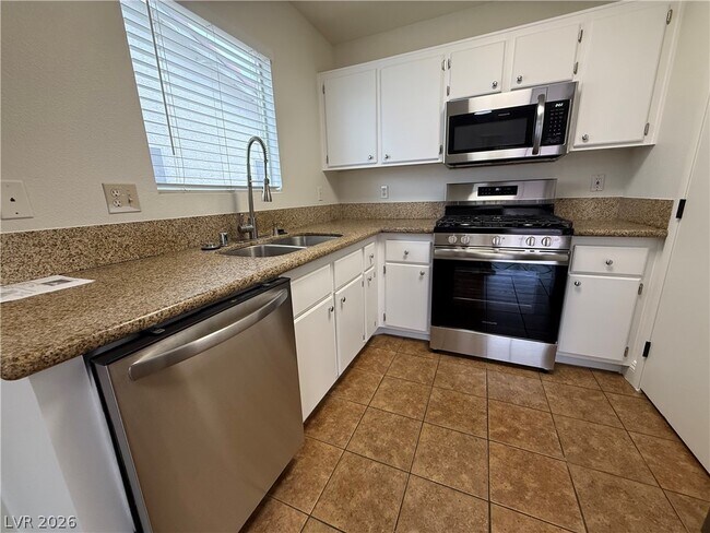 Foto del edificio - 3130 Meadow Flower Ave