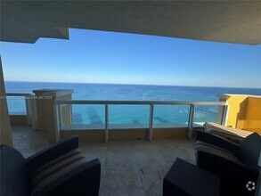 Building Photo - 17875 Collins Ave