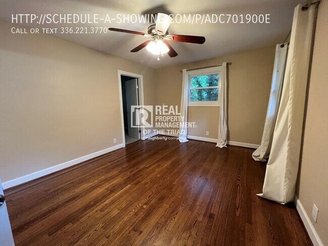 Foto del edificio - Friendly Center Area, Completely Updated R...
