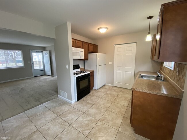 Building Photo - 3 br, 1 bath House - 16246 Lauren St