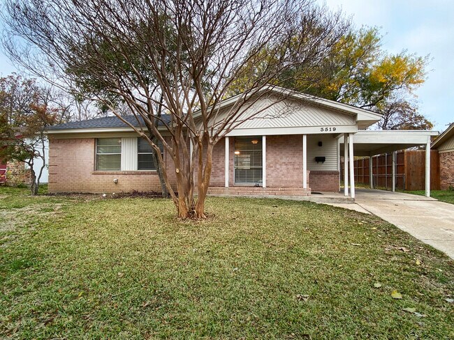 Building Photo - 3519 Palm Dr