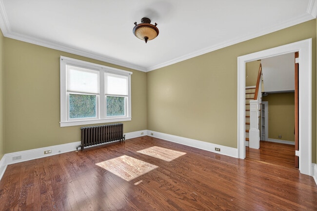 Building Photo - 35 Birch St