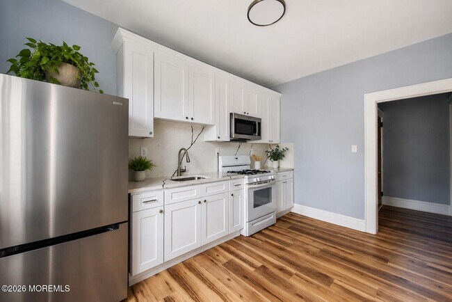 Foto del edificio - 782-786-786 Mt Prospect Ave