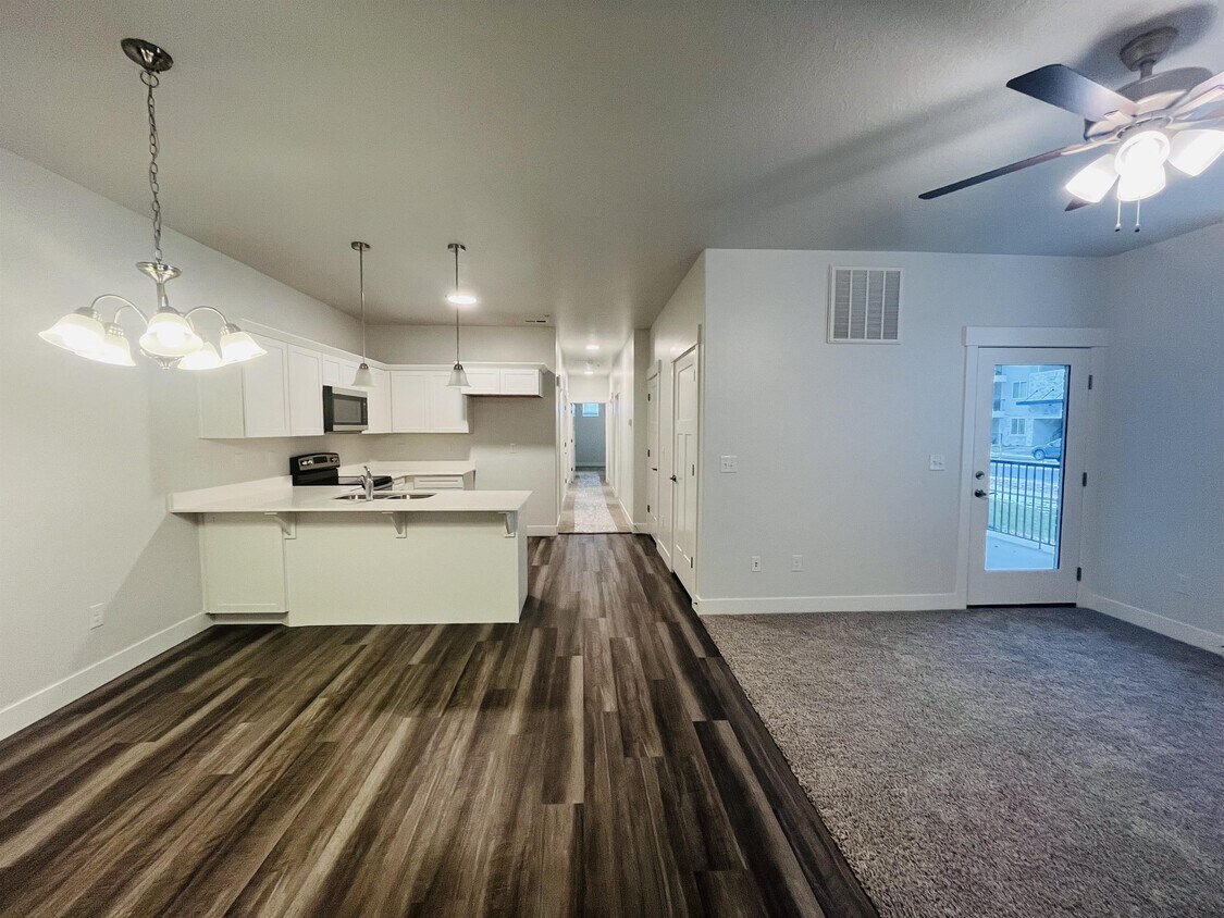 Foto principal - 3363 Hardman Way