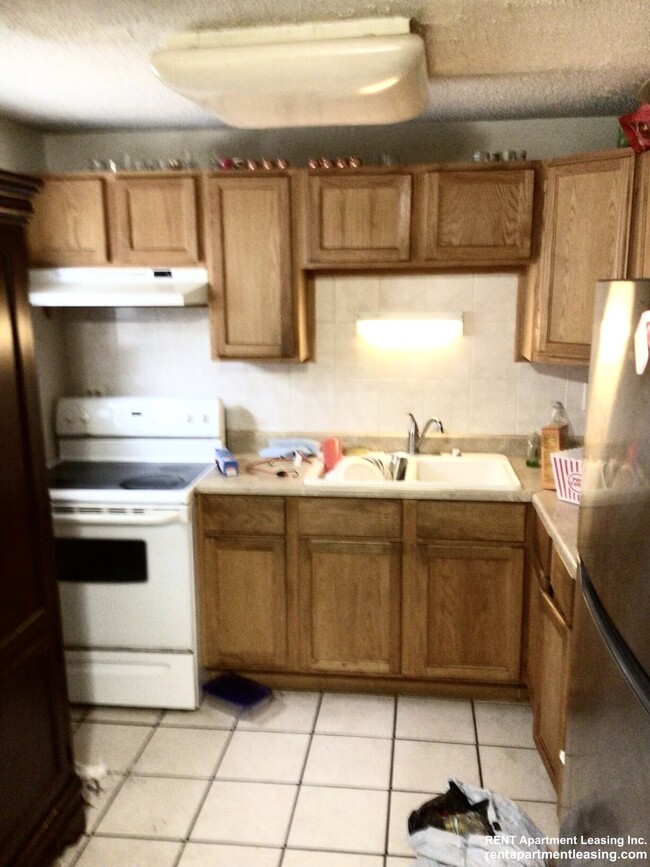Building Photo - 9437 Kelvin Ln