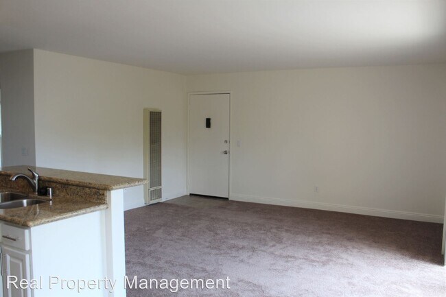 Building Photo - 1435 N Vulcan Ave