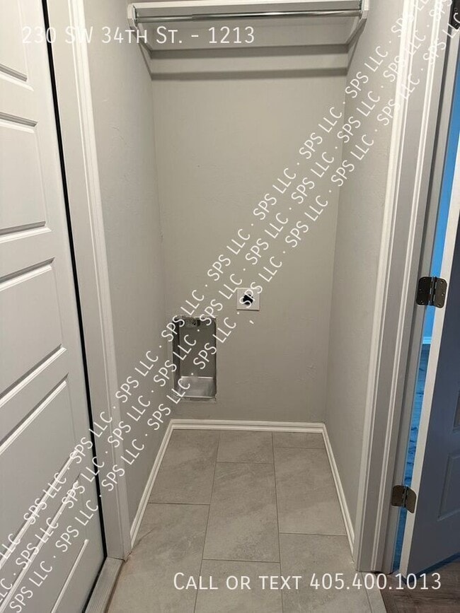 Photo - 230 SW 34th St House