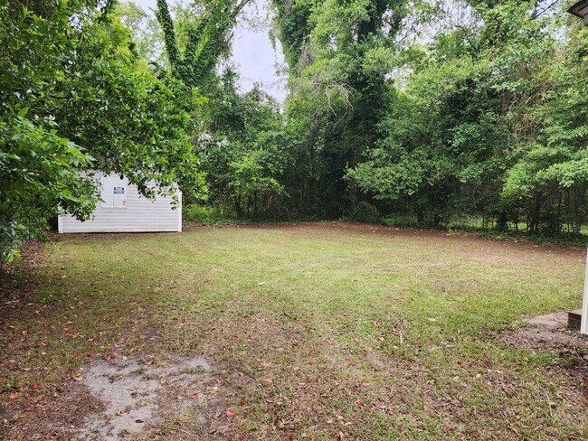 Building Photo - Cute 2 bed 1 bath home close to Downtown!
