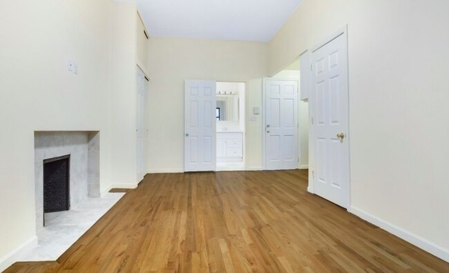 Building Photo - 254 W 73rd St