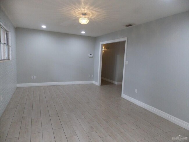 Foto del edificio - 15 W Daffodil Ave