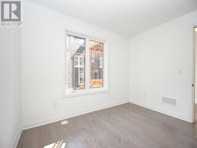 Building Photo - 4088 Kadic Ter