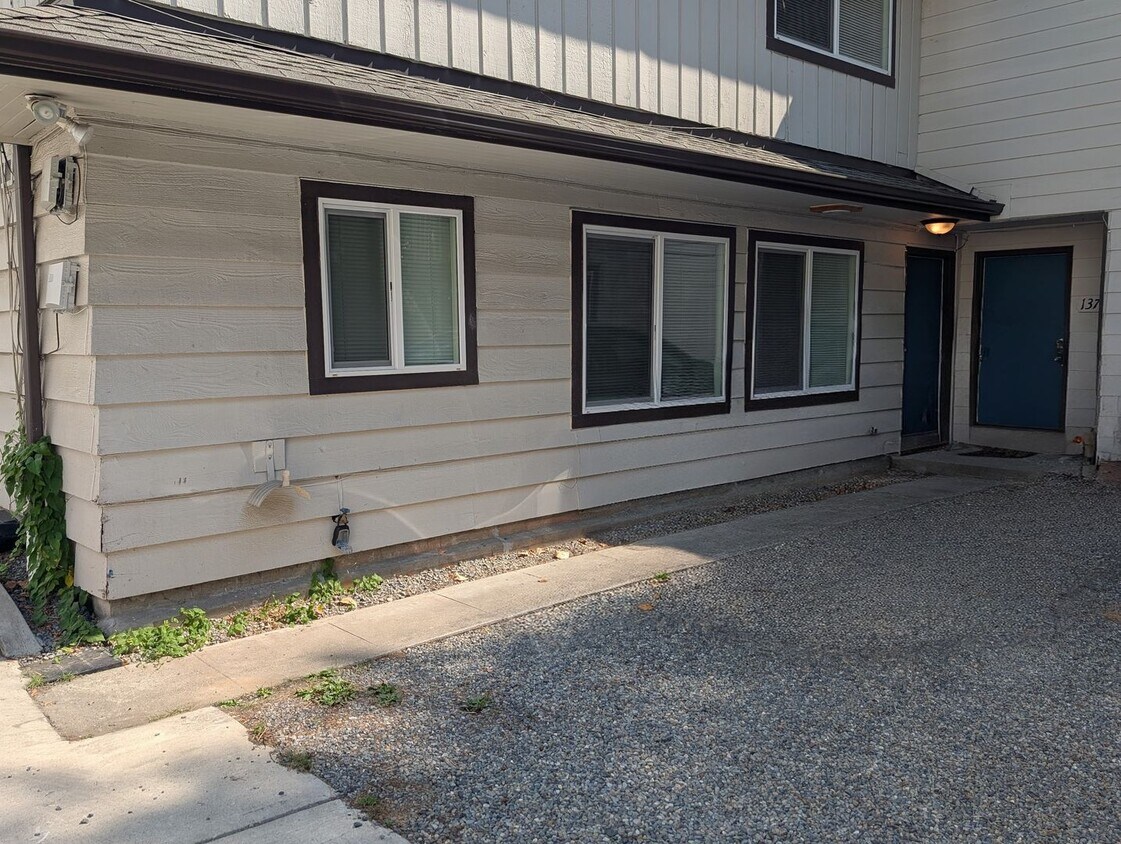 Spacious Rambler Townhome with Bonus room - Spacious Rambler Townhome with Bonus room