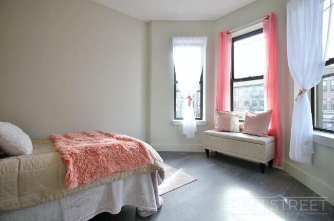 Plano de planta - 1159 Saint Johns Place