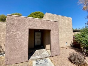 Building Photo - 4260 Hampshire Green Ct