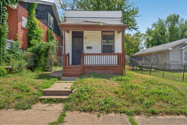 Building Photo - 5532 Robin Ave