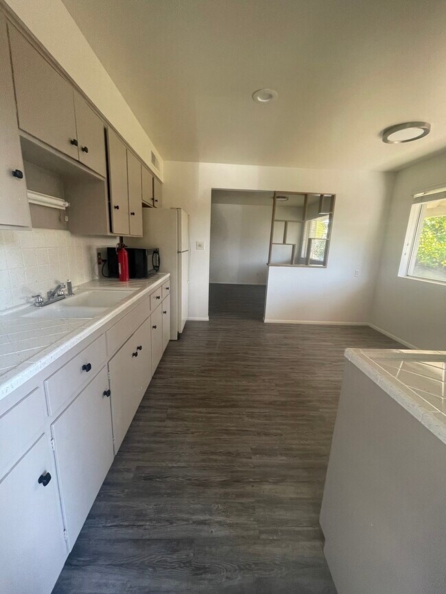 Foto del edificio - Large 2bed/1 bath located in Mid-Town
