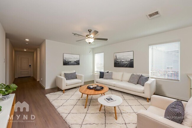 Foto del edificio - 2700 River Knl Ln