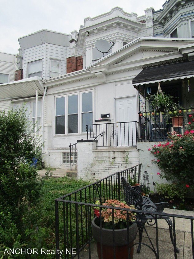 4 br, 1.5 bath House 273 Cobbs Creek Pkwy House Rental in