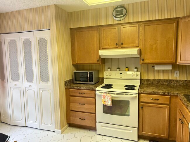 Building Photo - 14575 Bonaire Blvd