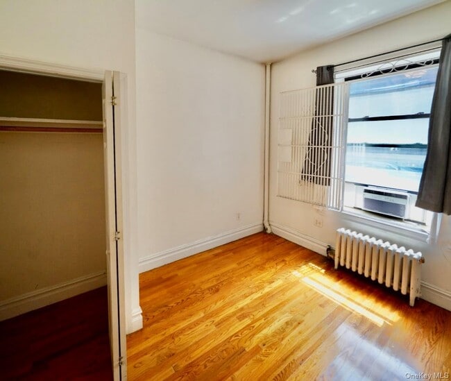 Foto del edificio - 211 W 88th St