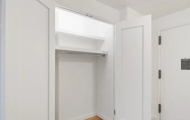 Building Photo - 856 10th Ave