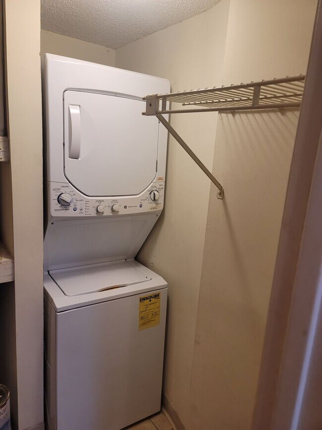 Building Photo - Five Points - Plaza Center