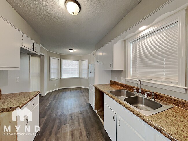 Foto del edificio - 5160 Rolling Meadows Dr