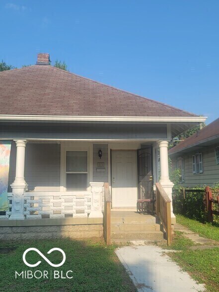 Building Photo - 521 N Gladstone Ave