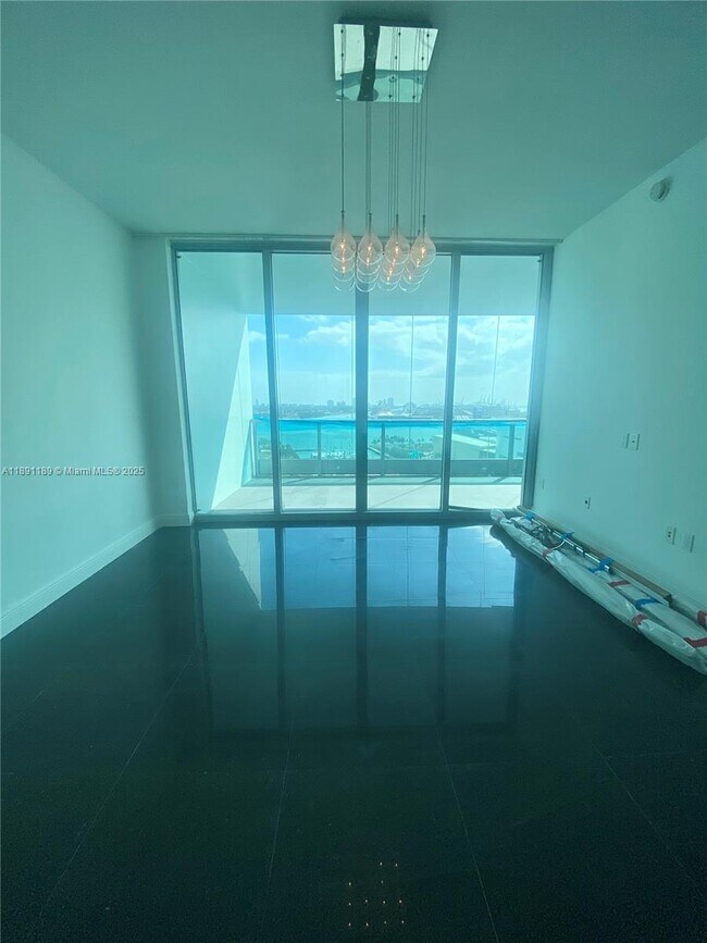 Foto del edificio - 900 Biscayne Blvd