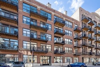 Building Photo - 375 W Erie St