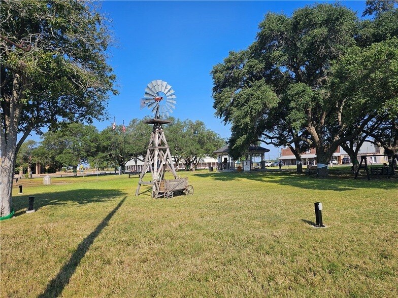 Foto del edificio - 1300 Johnson St