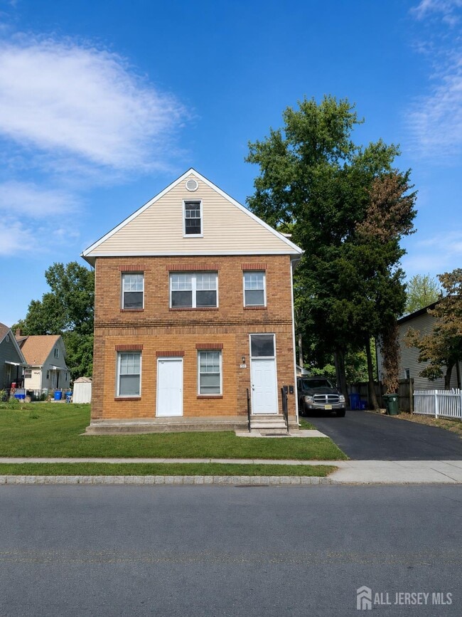 Building Photo - 307 Rock Ave