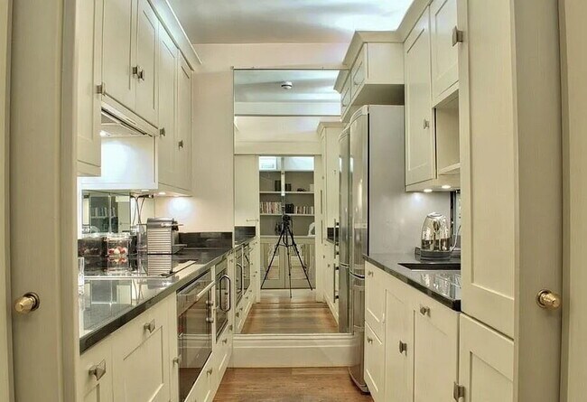 Building Photo - Lovely one bedroom one bath unit.