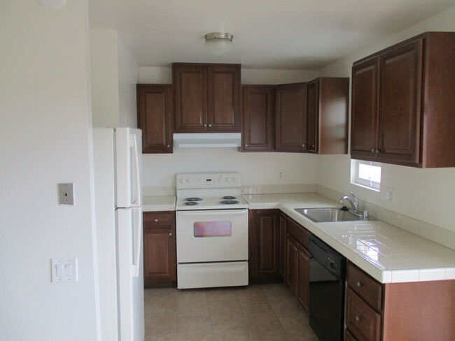 Building Photo - 5188 Balboa Arms Dr