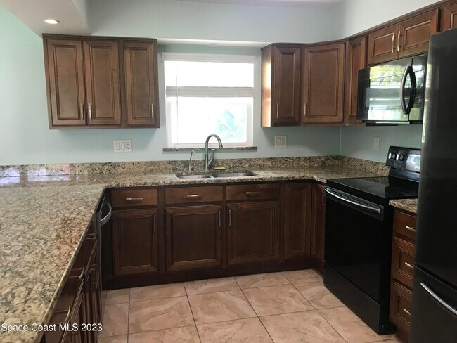 Foto del edificio - 136 Atlantic Dr