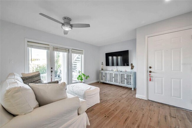 Foto del edificio - 4728 Beach Dr SE