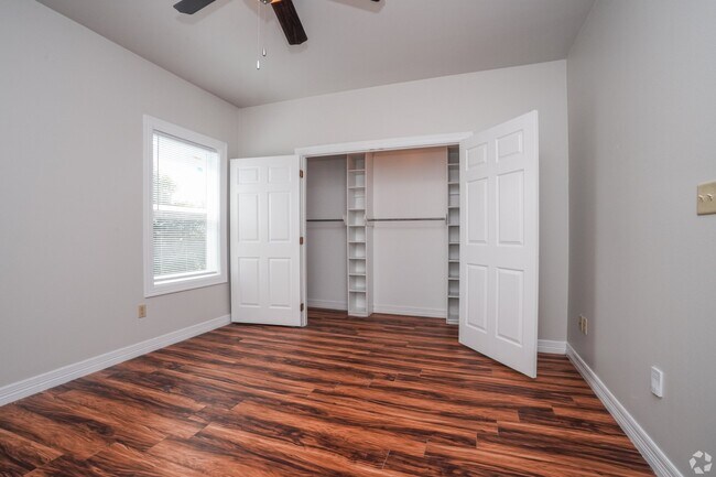 Foto del edificio - 720 Fieldstone Ln