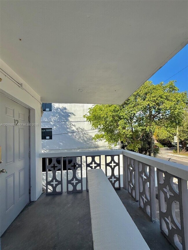 Foto del edificio - 10 NW 77th St