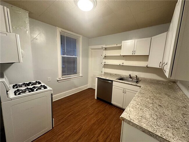 Building Photo - 1244 Hillsdale Ave