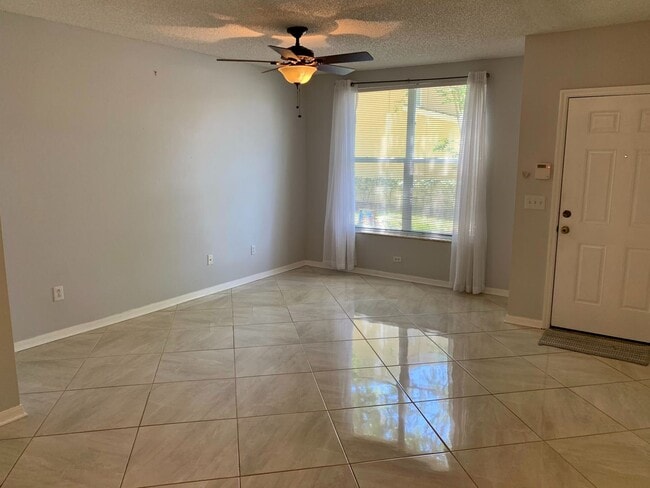 Building Photo - 3 br, 2.5 bath House - 6607 OSPREY LAKE CI...
