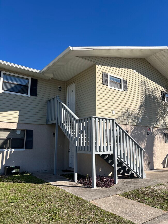 Foto del edificio - 7261 Pond Cir