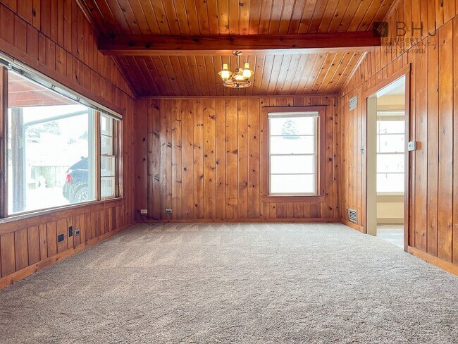 Foto del edificio - 6 month lease! 3 bed/ 1 bath Single Family Home on Coffeen!