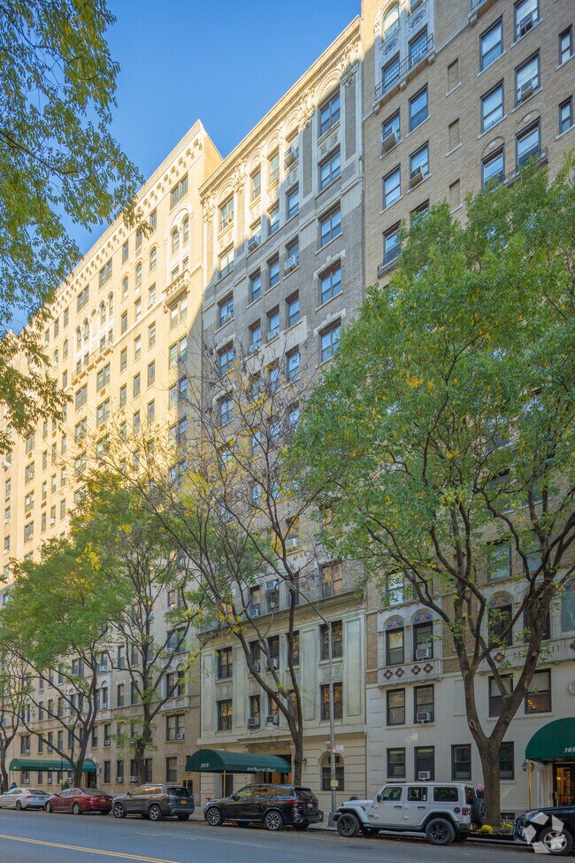 Building Photo - Wayne Apartments